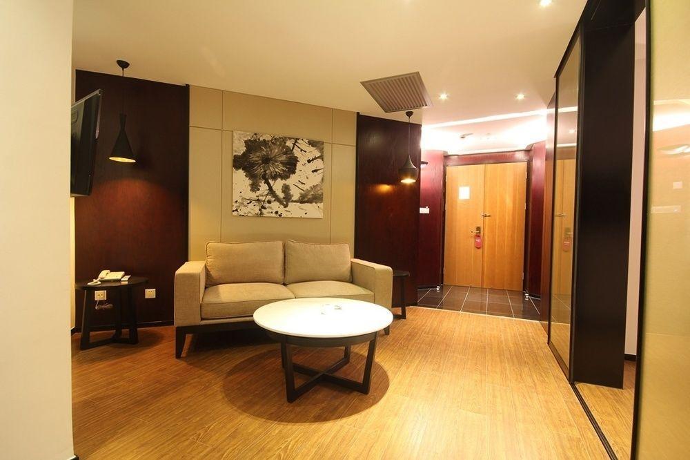 Da Zhong Hotel Indoor Stadium Xuhui Шанхай Экстерьер фото
